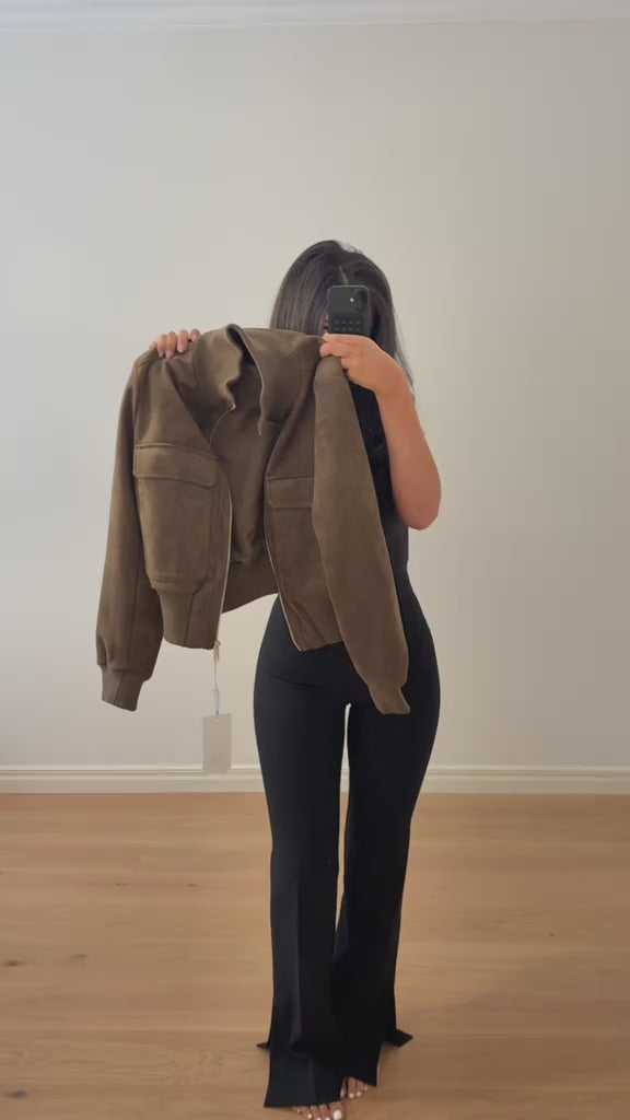 Célina Aviator Jacket — V31 — @inspooftd — publication rights validated 2026-09-13