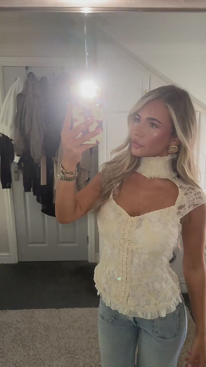 Romantic High-Neck Corset social video 4