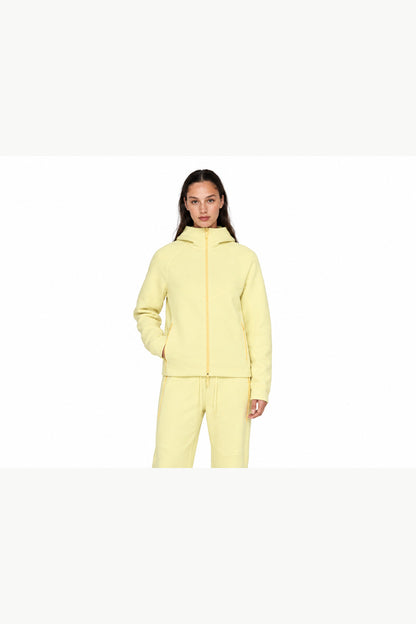 Solène citron fleece set, waist-up view